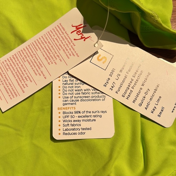 Cute long sleeve running top new with tags - Picture 4 of 5